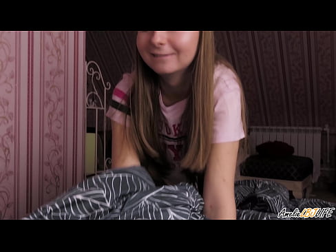 ❤️ Blondie duboko siše svog BFF-a i dobiva spermu u usta ❤️❌ Prekrasni porno kod nas ❤